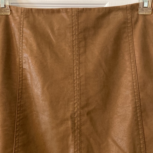 Free People Skirt size 10 color tan excellent condition length 17” waist 30” - Picture 2 of 8